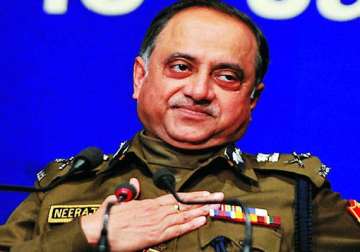 outgoing delhi police chief bids an emotional farewell