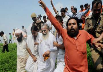 over 350 activists arrested on eve of vhp s sankalp diwas