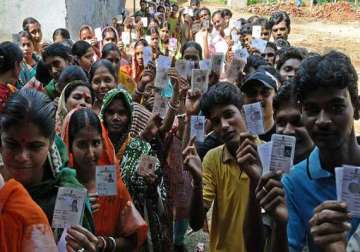 over 28 per cent polling in first three hours in wb