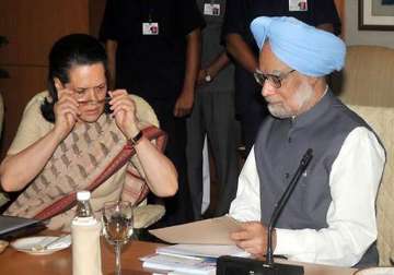 pm holds consultations with upa allies on lokpal