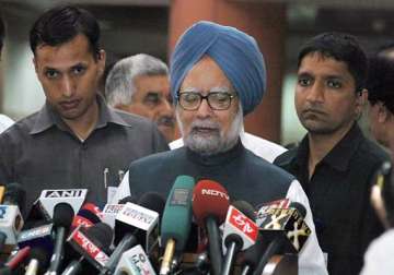 pm wants standing committee to handle lokpal bill