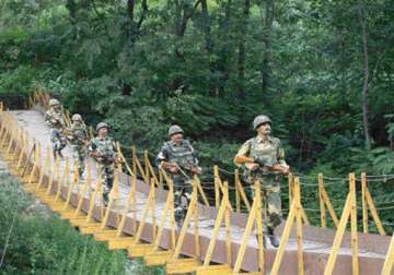 pak targets indian posts along poonch 7th ceasefire violation