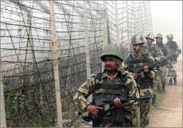 pak troops again open fire in poonch