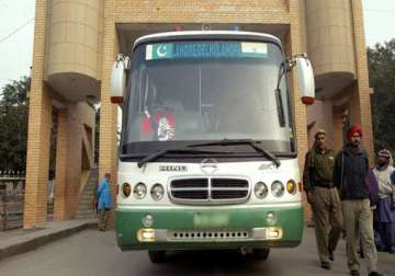 pakistan refuses entry of peace bus carrying 17 passengers