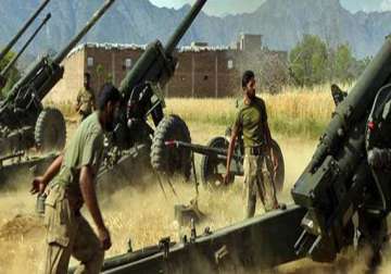 pakistani troops fire at indian posts in kashmir