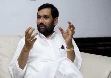 paswan forecasts mid term poll in bihar by oct nov