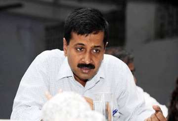 pay up rs 9 lakh by oct 27 income tax dept sends notice to kejriwal