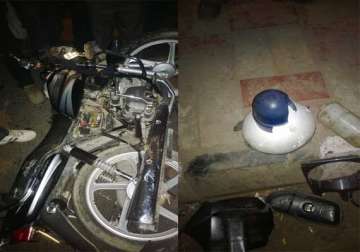 police gypsy with blue beacon flees after critically injuring two bikers in old delhi