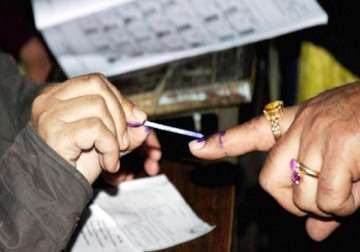 around 40 per cent polling till 3 pm in delhi civic polls