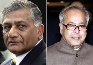 pranab downplays differences between army chief govt