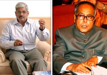 pranab seeing 2g file does not mean approving it gopalan tells jpc