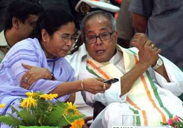 pranab silent on mamata threat over pullout