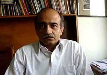 prashant bhushan says will approach sc if police takes action