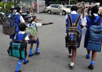 private schools in karnataka oppose rte guidelines