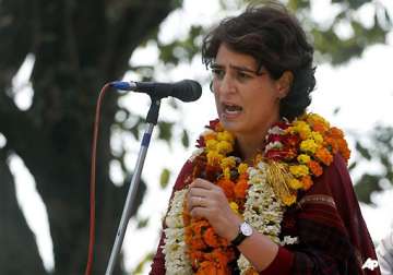 priyanka asks sp candidate to join congress