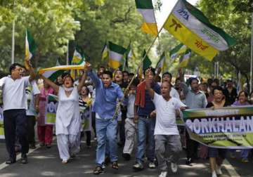 protest groups spar over gorkhaland stir