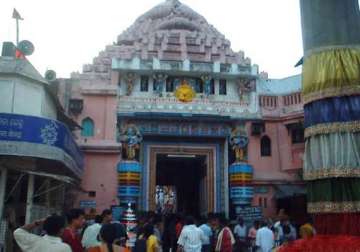 puri jagannath temple priests pledge support to hazare
