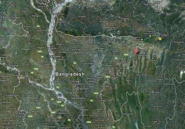 quake rattles hp nepal india indo bangladesh border