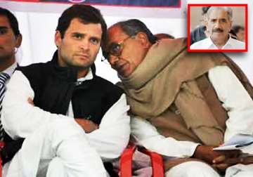 r k dhawan lashes out at advisers for misguiding rahul gandhi
