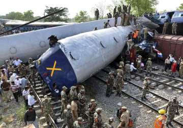 railways recorded derailment every 5th day during 2007 12 rti
