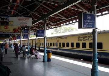 railways to run 360 special trains to clear holi rush