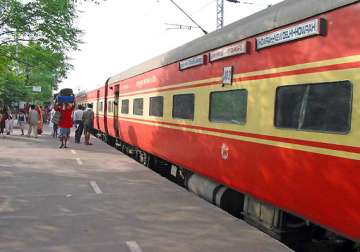 railways makes id proof mandatory for ac class passengers