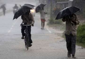 rain adds to miseries of cyclone hit people in odisha