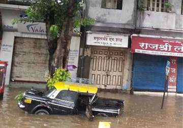 rain chokes mumbai after 2 days of incessant downpour