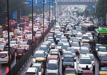 rains lash delhi throw traffic out of gear