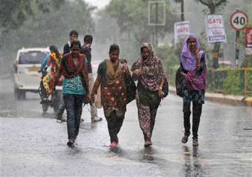 rains lash parts of himachal