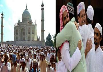 ramadan a month of fasting feasting and shopping by india s muslims