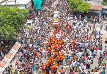 rathyatra procession passes off peacefully in ahmedabad