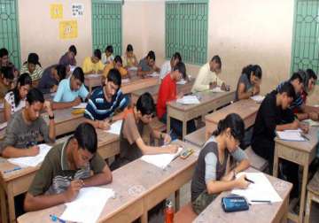 record 14 lakh candidates for jee main exam offline test today