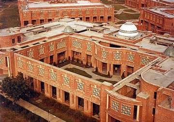 record number of girl students in iim lucknow