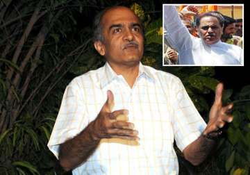 register case against bhushan for comment on kashmir sena