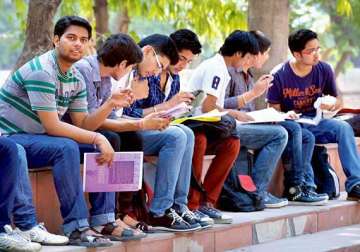 relief for students b.tech to be 4 yr course for those admitted in 2013 14