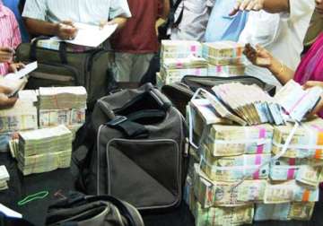 rs 70 crore cash seized from coal contractor in jharia