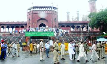 rs 55 lakh reward for clues on jama masjid attack