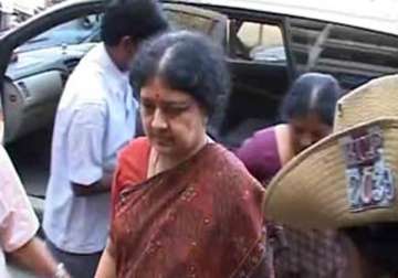 sasikala s nephew held on charge of cheating