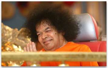 devotees flock to puttaparthi to pay last respects to sai baba