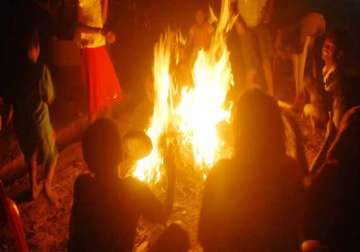 seemandhra leaders burn telangana bill in bhogi fire
