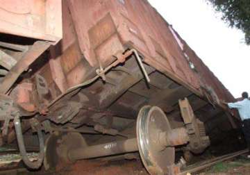 seven wagons of goods train derail near ratnagiri