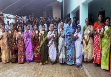 seven killed four children injured in bengal panchayat polls fourth round