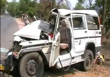 seven killed in road accident in odisha
