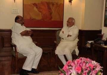 sharad pawar meets pm to discuss poor monsoon situation