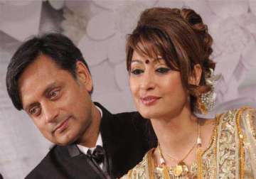 sunanda and shashi tharoor issue statement dismiss divorce rumors