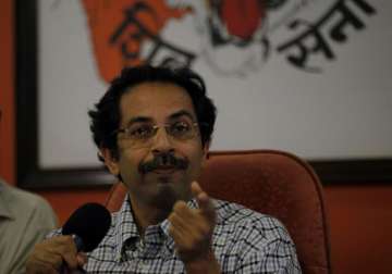 shiv sena flays mumbai congress chief for anti lata remarks