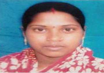 shocking woman in bangalore killed in front of her infant daughter