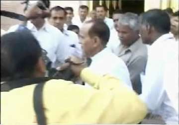 shoe fight inside rajasthan assembly