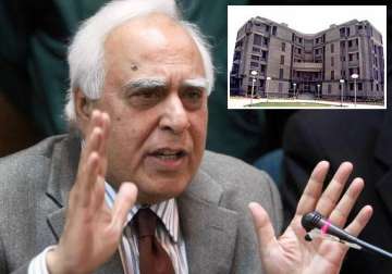 sibal working on 3d technology for school admissions